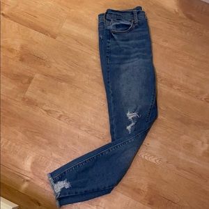 Size 9. Distressed Blue jeans!!